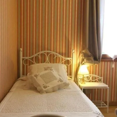 Dom wakacyjny House Les Pins *