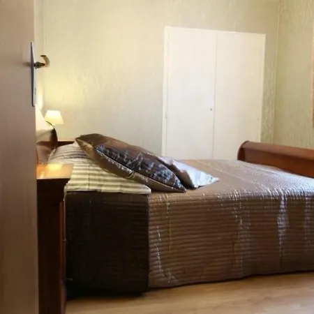 Dom wakacyjny House Les Pins Saint-Hilaire-de-Villefranche